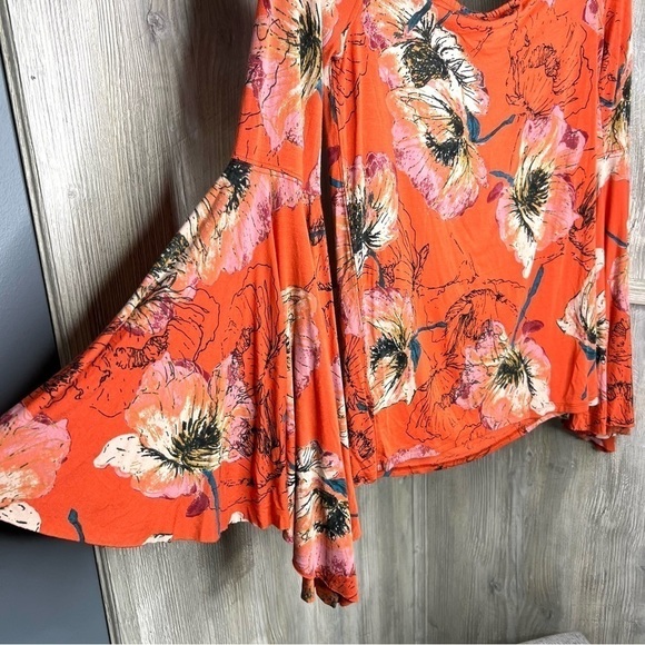 We The Free Printed Birds of Paradise Top - Picture 6 of 7